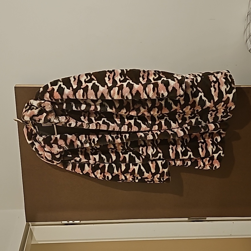 Guess faux fur jacket, size Large - Picture 1 of 4